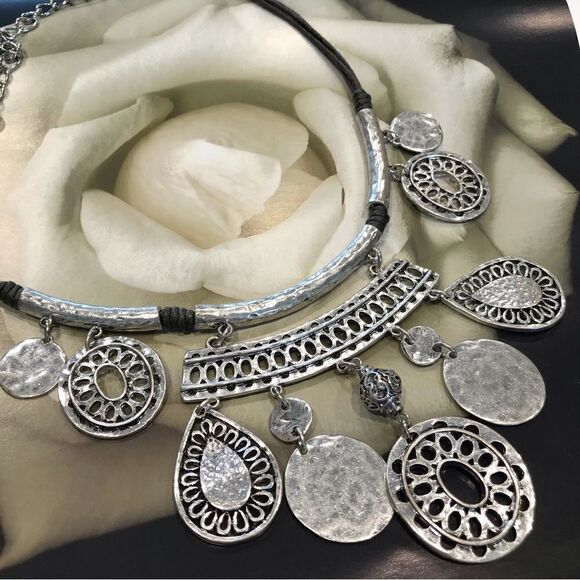 Chico’s Silver Tone Metallic Pendant Statement Tribal Boho Ethnic Cord Necklace - Picture 3 of 11
